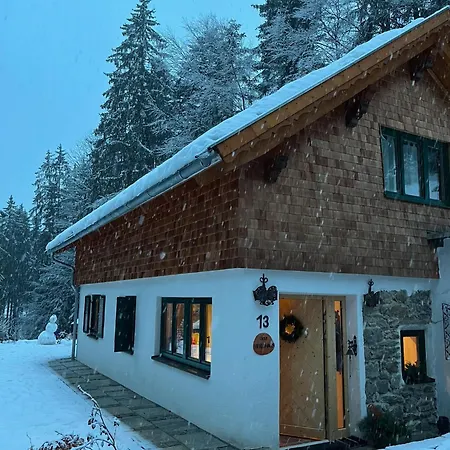 Hexenhaus: Haus Im Wald Nyaraló